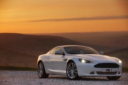 Renovado Aston Martin DB9: primeras fotos oficiales