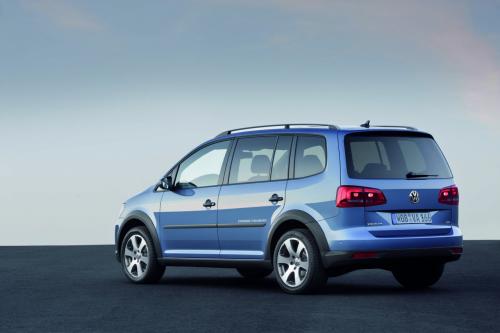Volkswagen CrossTouran, primeras fotos oficiales