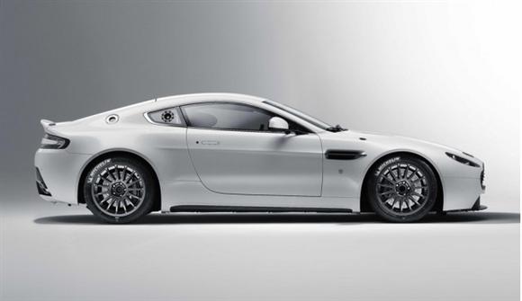 Aston Martin Vantage GT4