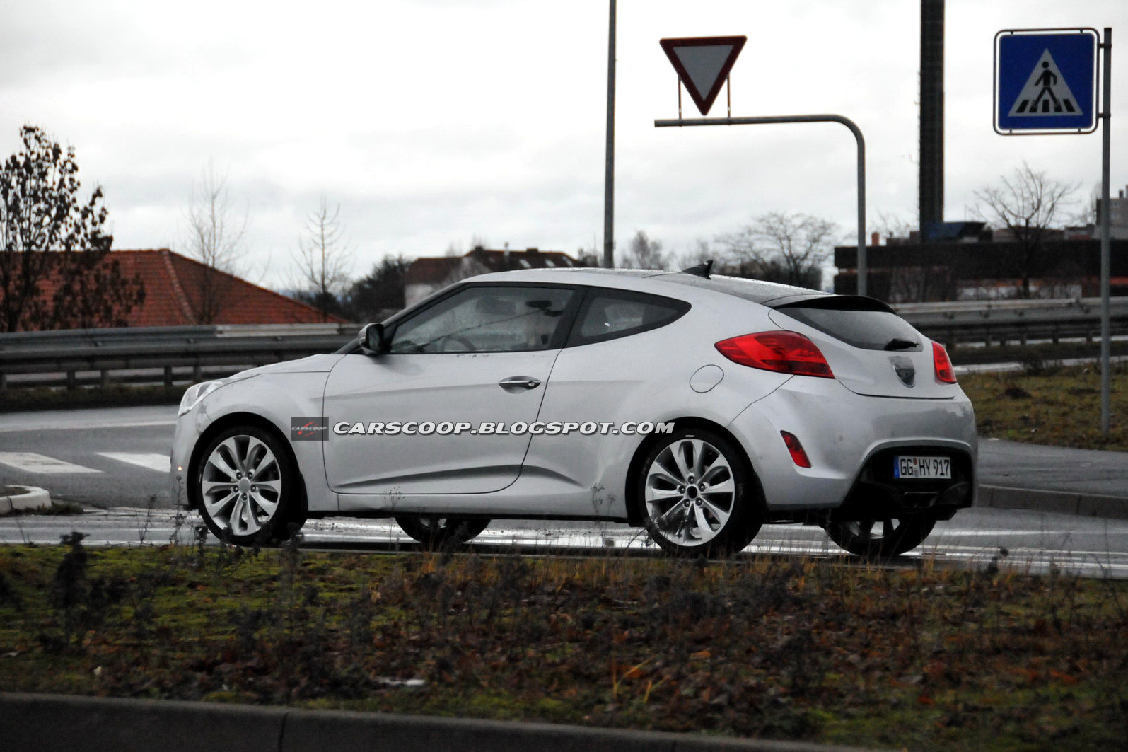 Hyundai deja ver el Veloster europeo al desnudo