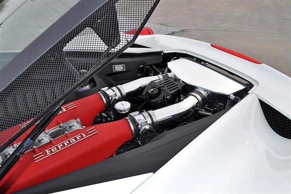 Ferrari 458 Italia Twin Turbo por Underground Racing... primera impresión