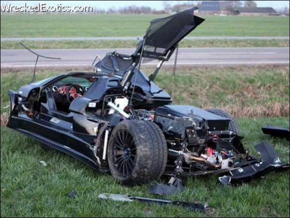 Gumpert Apollo destrozado por el hijo del dueño