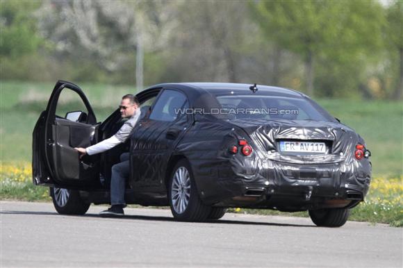 Nuevo Mercedes Clase S, cazado con menos camuflaje