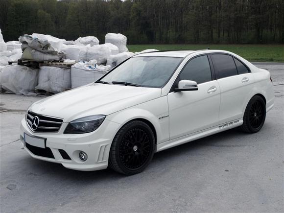 Merceds C63 AMG por McChip