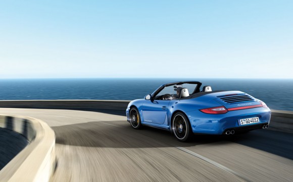 Porsche 911 Carrera 4 GTS