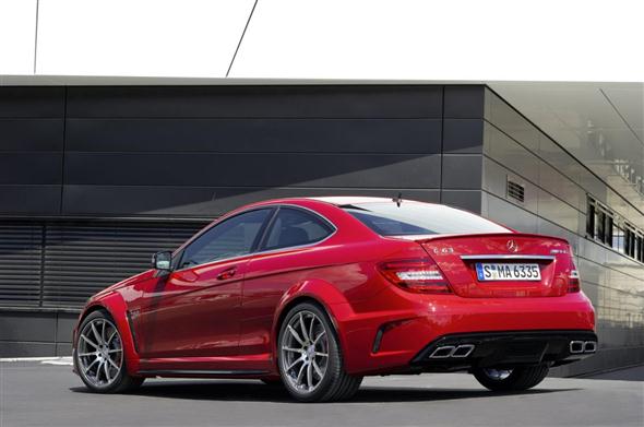 Mercedes C63 AMG Coupe Black Series, ¡oficial!