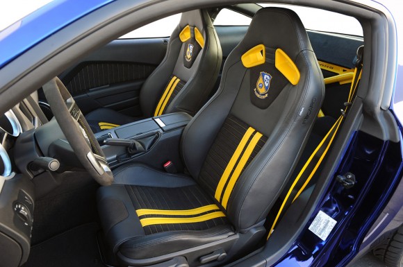 Ford intenta encandilarnos con el Mustang Blue Angels