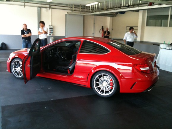 Mercedes C63 AMG Black Series Coupé aparece totalmente al descubierto