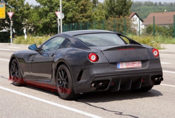 Ferrari ya prueba el sucesor del 599 GTB