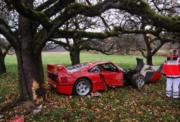 Muere un Ferrari F40 en el sur de Alemania