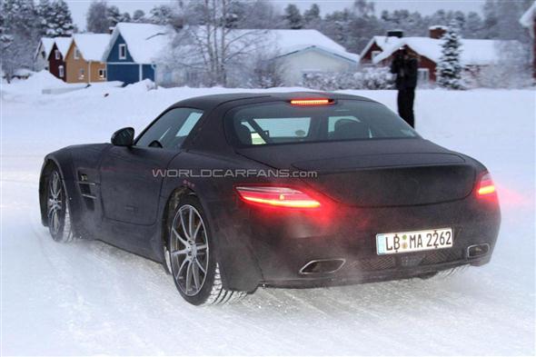 Mercedes SLS AMG Black Series, cazado en la nieve