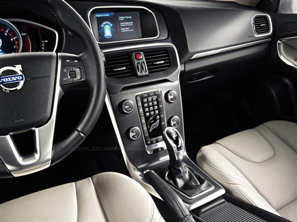 Interior del Volvo V40, al descubierto