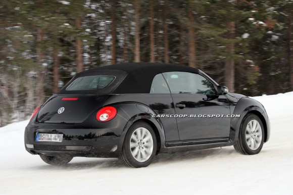 Volkswagen Beetle Cabriolet, nuevas fotos espía