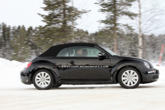 Volkswagen Beetle Cabriolet, nuevas fotos espía