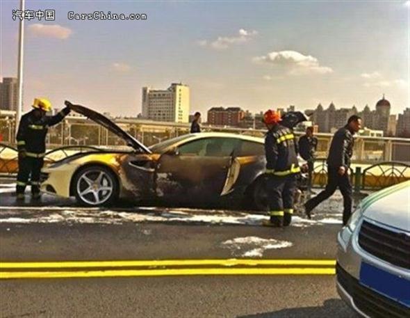 Ferrari FF en llamas, otra vez