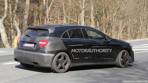 2013-mercedes-benz-a25-amg-spy-shots_100386178_m
