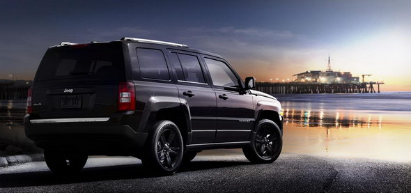 big_Jeep_Grand_Cherokee_Compass_Patriot_Altitude_09
