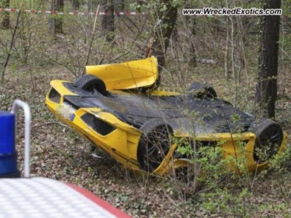 Cómo partir un Ferrari F430 Scuderia por la mitad