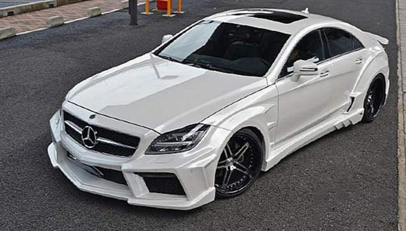 Vitt Auto Mercedes CLS