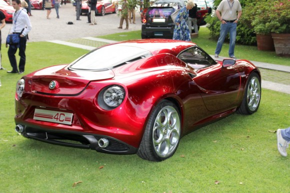 Alfa Romeo lleva un 4C rojo cereza a Villa d?Este