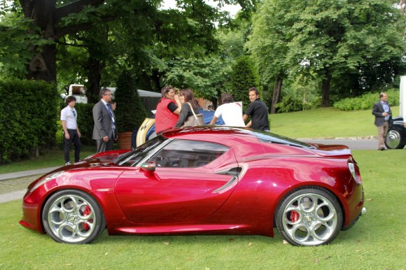 Alfa Romeo lleva un 4C rojo cereza a Villa d?Este