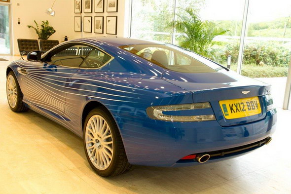 Aston Martin DB9 1M, para celebrar el primer millón de fans en Facebook