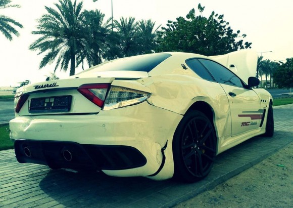 Destrozan un Maserati GranTurismo MC Stradale en Qatar