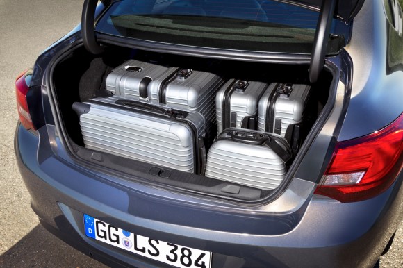 opel-astra-sedan004