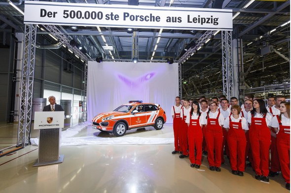 El Porsche Cayenne 500.000 de Leipzig es un coche de bomberos