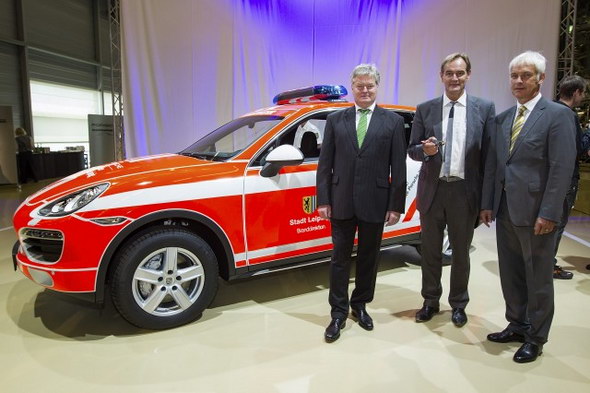 El Porsche Cayenne 500.000 de Leipzig es un coche de bomberos