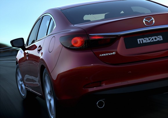 Mazda continúa con el destape del Mazda6, esta vez al completo