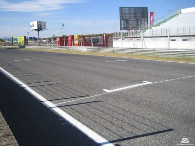 Curso de conducción deportiva Mercedes AMG en el circuito de Jarama