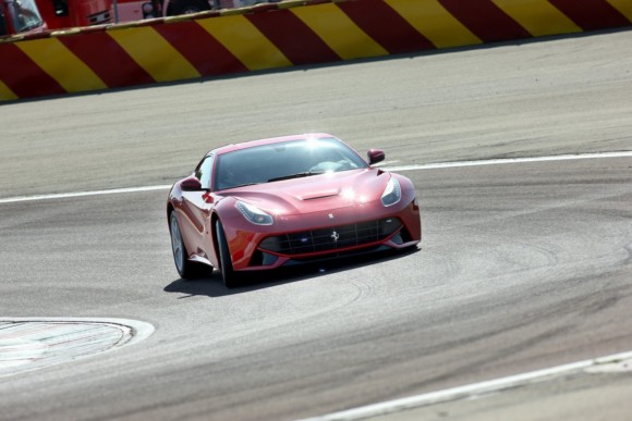 Ferrari F12berlinetta, nuevas fotos y vídeos