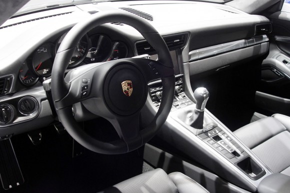 París 2012: Porsche 911 Carrera 4 y 4S