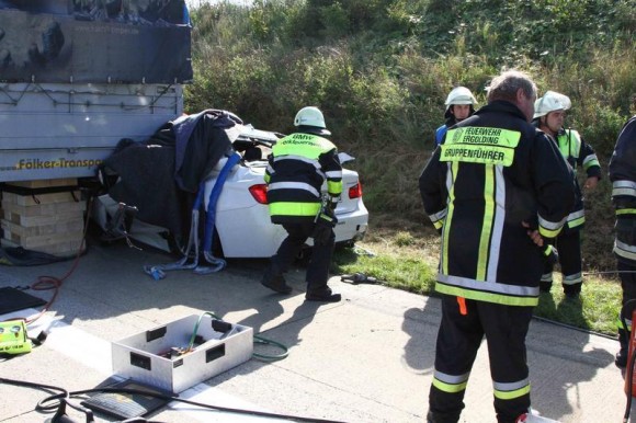 Un piloto de pruebas de BMW muere dentro de un Serie 3 híbrido