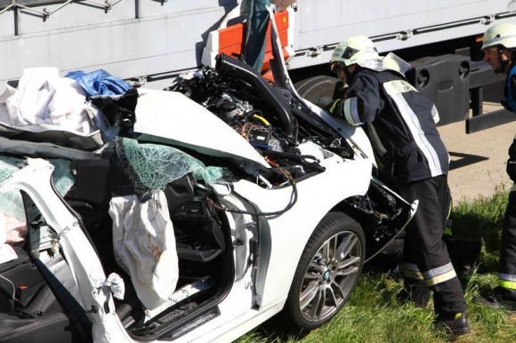 Un piloto de pruebas de BMW muere dentro de un Serie 3 híbrido