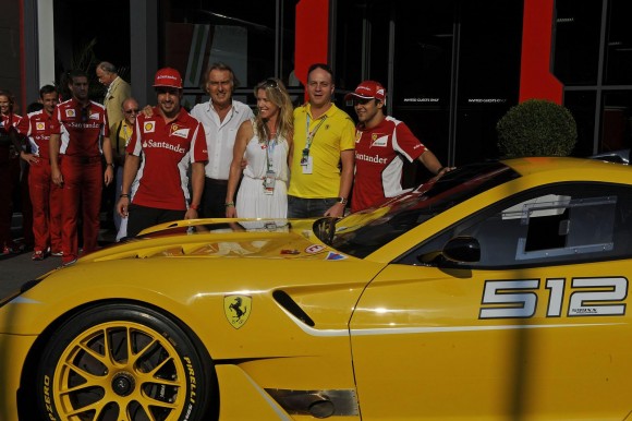 Ferrari entrega un 599XX a un ejecutivo de Google