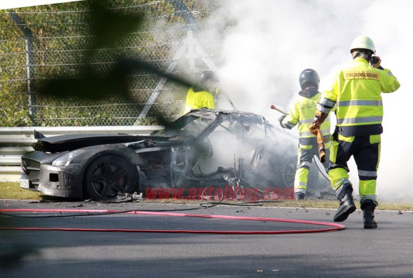 Arde un Mercedes SLS AMG Black Series en Nürburgring