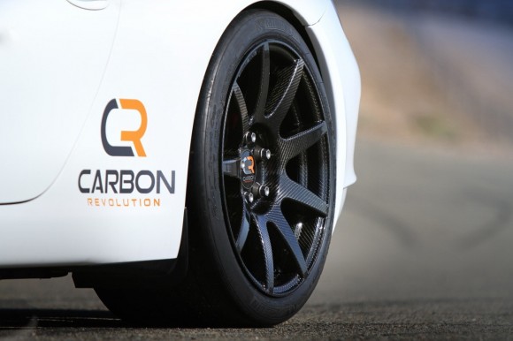 Carbon Revolution crea la primera llanta fabricada en carbono de una sola pieza