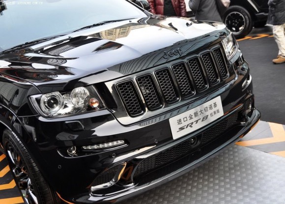 Jeep Grand Cherokee SRT8 Hyun Black Edition