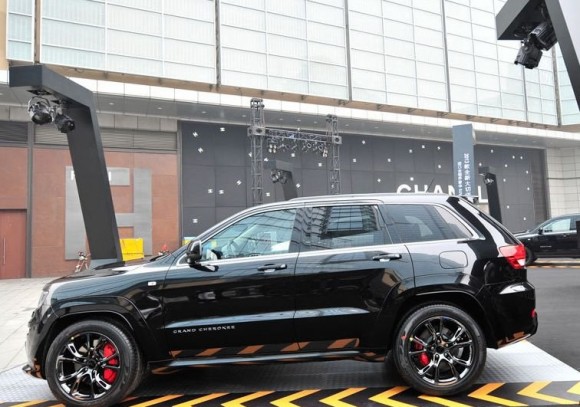 Jeep Grand Cherokee SRT8 Hyun Black Edition