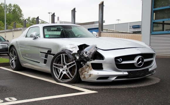 Destrozan un Mercedes SLS AMG en Alemania