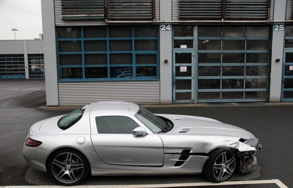 Destrozan un Mercedes SLS AMG en Alemania