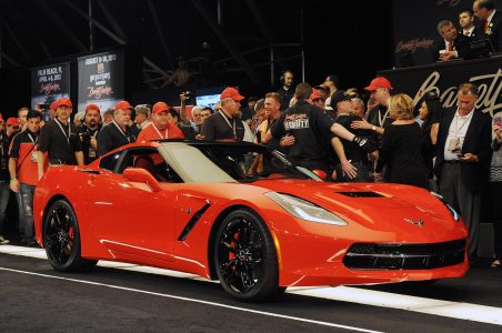 Barret-Jackson vende la primera unidad del Corvette Stingray