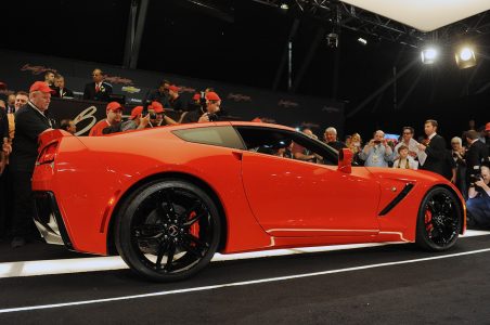 Barret-Jackson vende la primera unidad del Corvette Stingray