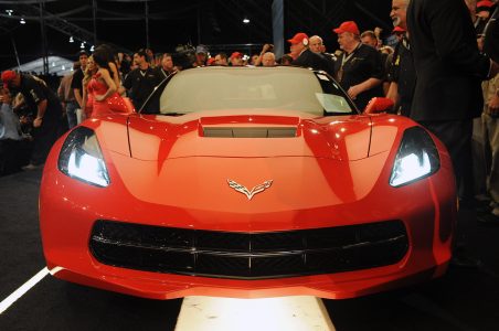 Barret-Jackson vende la primera unidad del Corvette Stingray