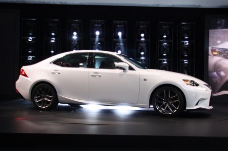 2014-lexus-is-detroit-2013-06