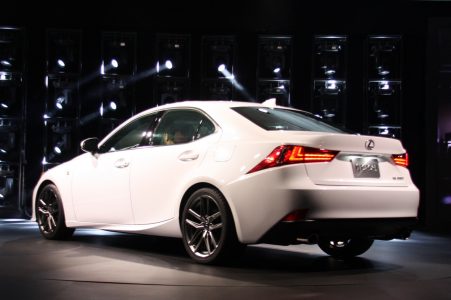 2014-lexus-is-detroit-2013-07