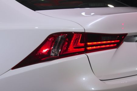 2014-lexus-is-detroit-2013-17