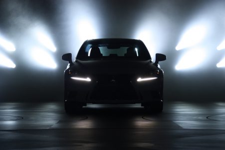 2014-lexus-is-detroit-2013-22